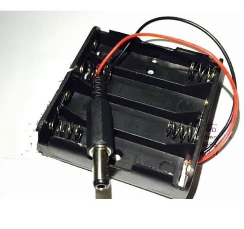 Battery Holder - 4xAA avec connecteur DC