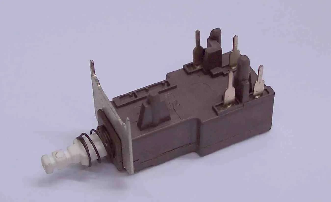 Switch Push CDE-TV5 24V 1A