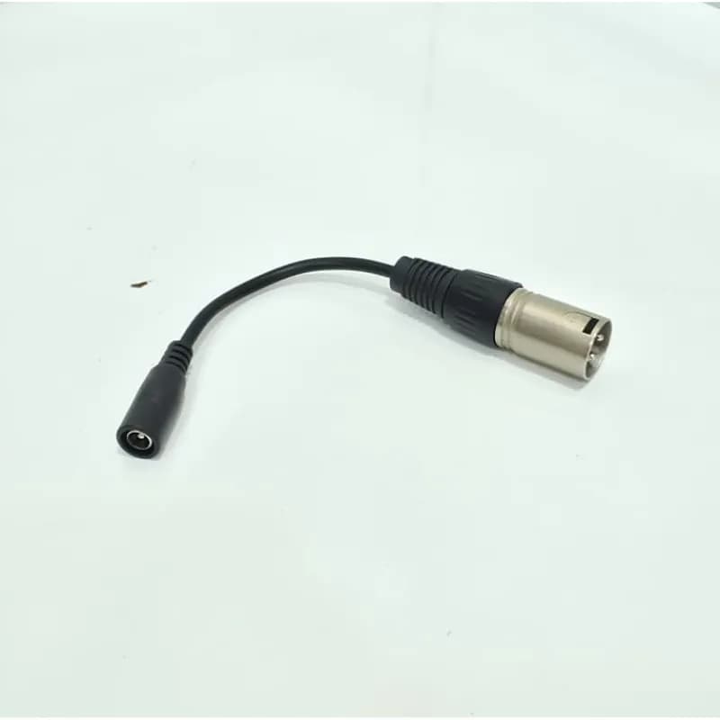 ADAPTATEUR DC 5,5 × 2,1 MM FEMELLE VERS XLR MÂLE 3 BROCHES