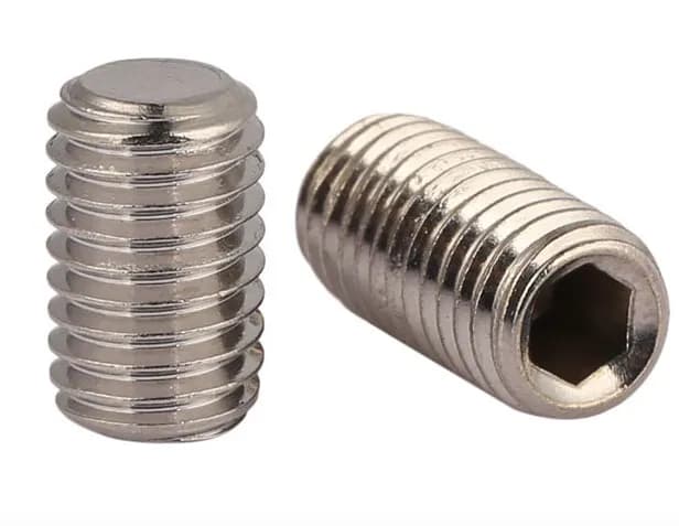screw M4 6mm 