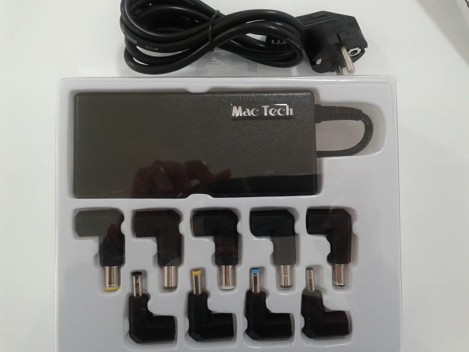 Universal charger 40W slim Mac Tech MT-140 