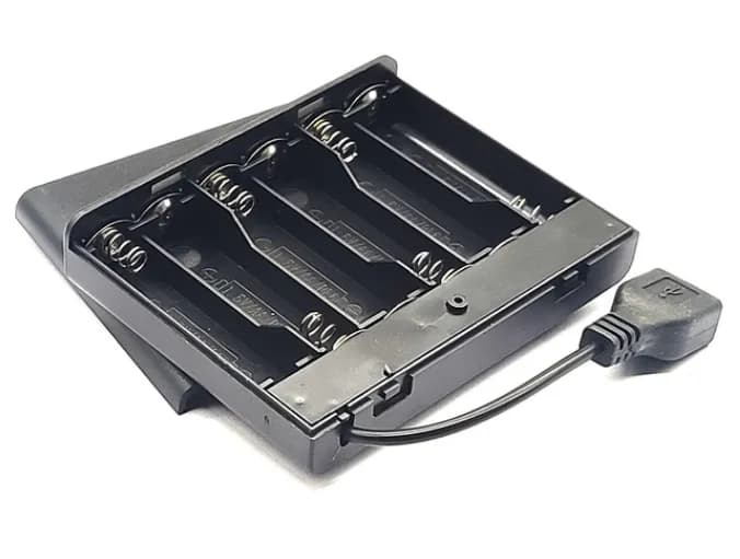 6xAA  supports de piles  avec port d’alimentation USB
